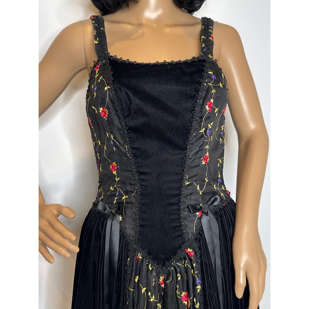 Late 80s Jeannie Nitro Gothic black velvet silk floral embroidered corset gown s - Picture 4 of 16